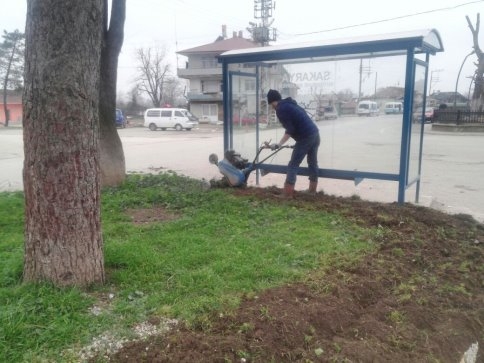 Akyazı Belediyesi Park Ve Bahçeler Ekiplerinden Pazarköy Mahalesinde Yoğun Çalışma